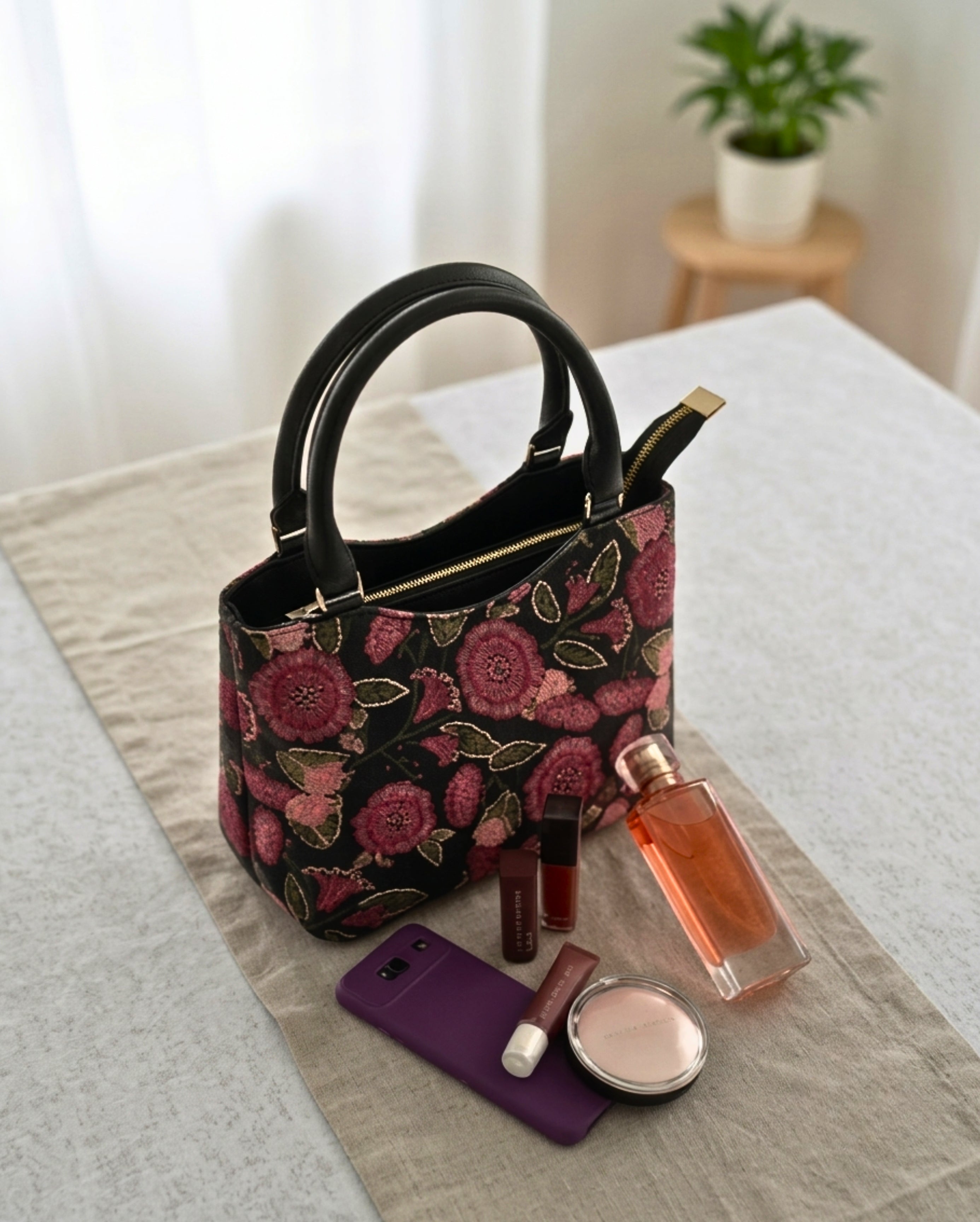 Rose Petal Crossbody Bag – Elegant Floral Everyday Style