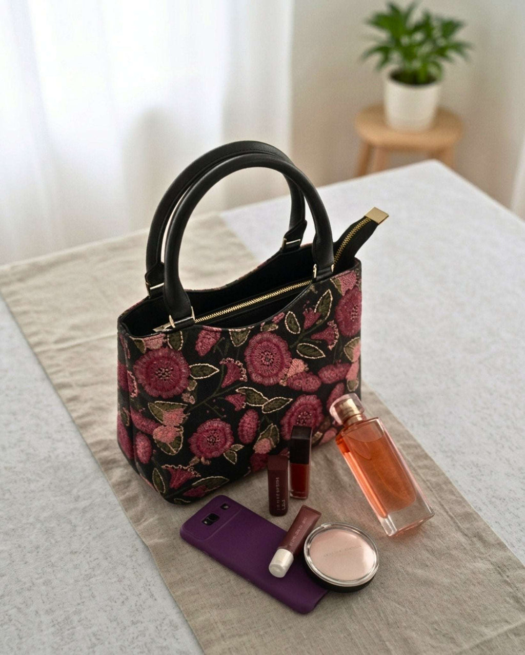 Rose Petal Crossbody Printed Bag – Elegant Floral Everyday Style